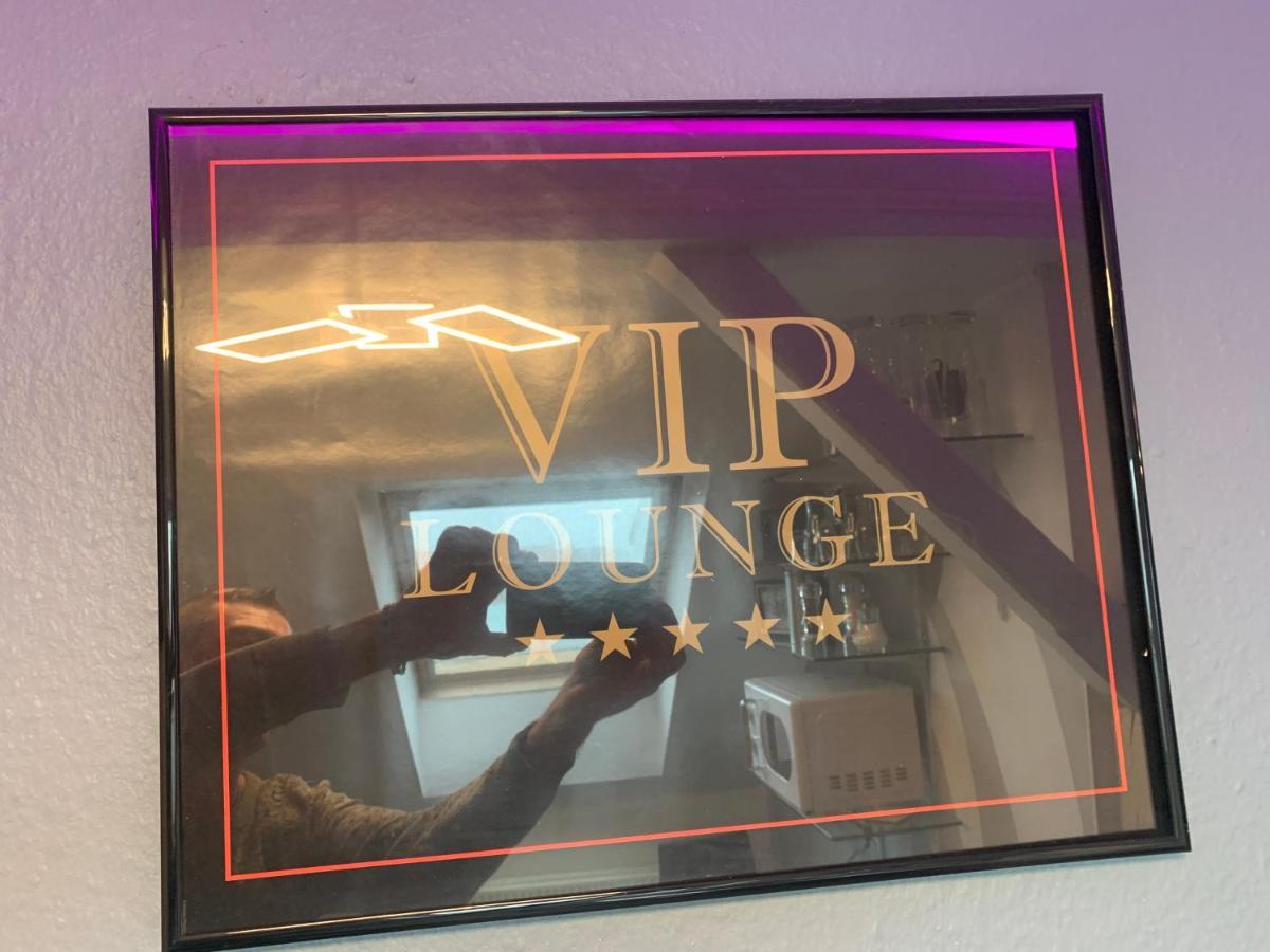 Best-Preis -Vip Lounge- Mit Netflix, Self-Check-In, Ebike Ladestation, Fahrradraum, Wlan Und Netflix - Direkt Am Elberadweg Im Herzen Von Wittenberge Exterior foto